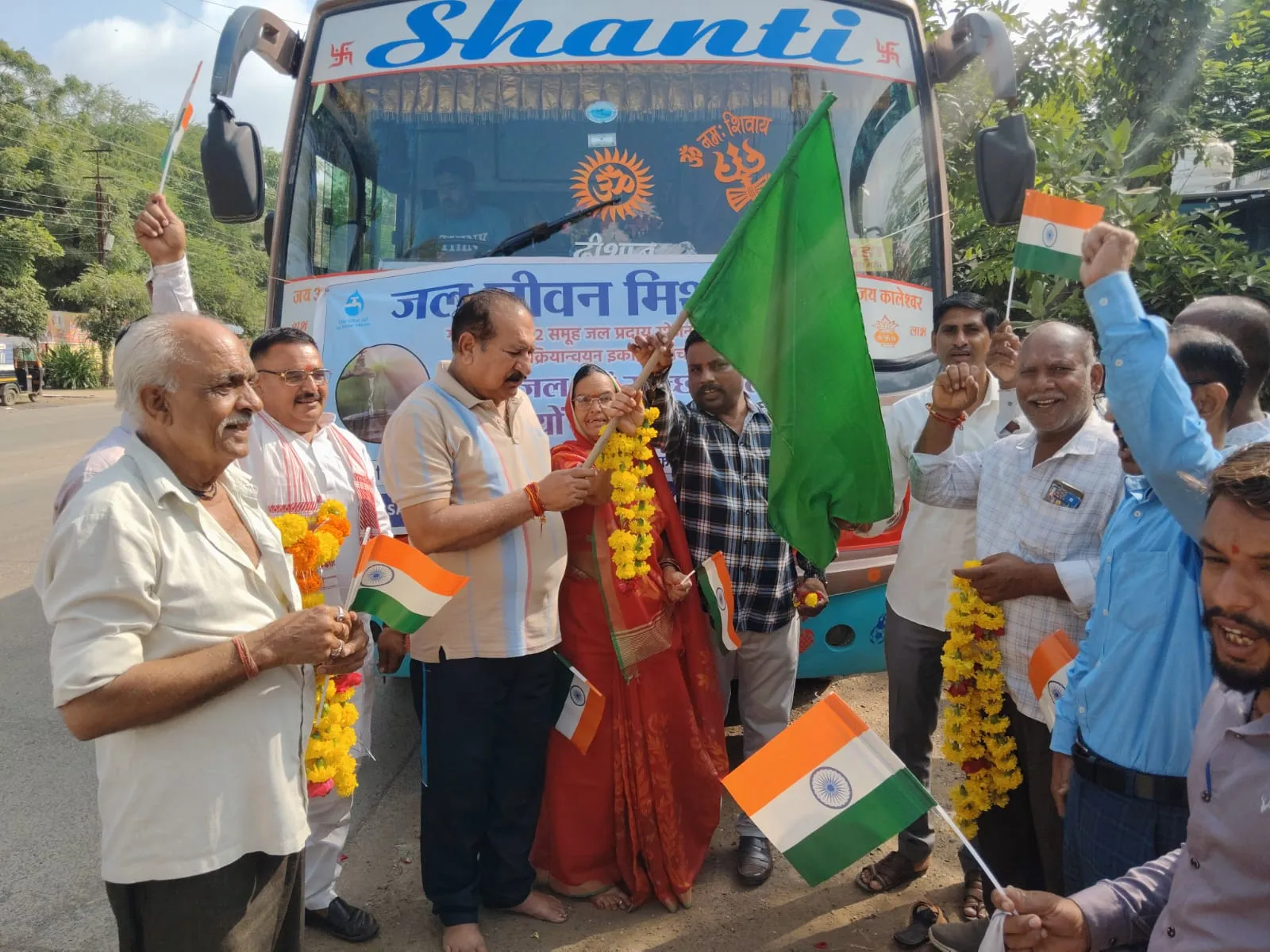 जल जीवन मिशन: नीमच में जल समितियों के भ्रमण कार्यक्रम का किया गया उदघाटन।