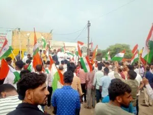 रामपुरा मे राष्ट्र भक्तो ने निकाली भव्‍य तिरंगा यात्रा विधायक, मारू ने हाथो मे तिरंगा थाम दिया जागरूकता का सन्देश