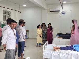 ग्राम आमद के अस्‍वथ्‍य बच्‍चों को मिली तत्‍काल उपचार सुविधा सभी 9 बच्‍चें अब स्‍वस्‍थ्‍य है एसडीएम ने मनासा अस्‍पताल पहुंचकर बच्‍चों की उपचार व्‍यवस्‍था का लिया जायजा