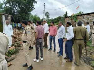 शासकीय जमीनों के संरक्षण का अभियान, तहसीलदार श्री डुडवे की टीम ने लासूर खेरखेड़ा मार्ग की शासकीय जमीन से हटाया अतिक्रमण, आवागमन में बाधित अतिक्रमण को हटाया