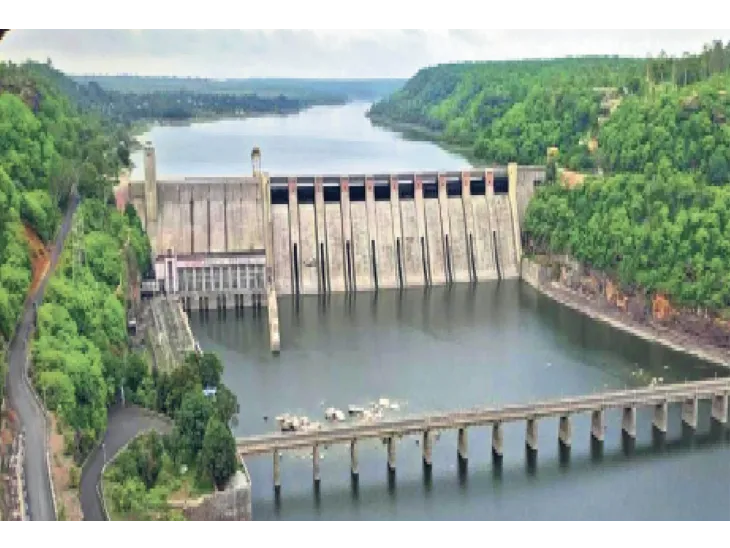 गांधी सागर जलाशय में ठेका अनुबंध ना होने से रोजी रोटी पर मंडराया संकट: ,गांधीसागर बांध के प्रभावितों का टूटा सब्र का बांध ,कहा अब नहीं सहेंगे ,ठेका प्रणाली संपादित होने तक मछली पकड़ने के कानूनी अधिकार की मांग गांधी सागर जलाशय में ठेका अनुबंध ना होने से रोजी रोटी पर मंडराया संकट: ,गांधीसागर बांध के प्रभावितों का टूटा सब्र का बांध ,कहा अब नहीं सहेंगे ,ठेका प्रणाली संपादित होने तक मछली पकड़ने के कानूनी अधिकार की मांग