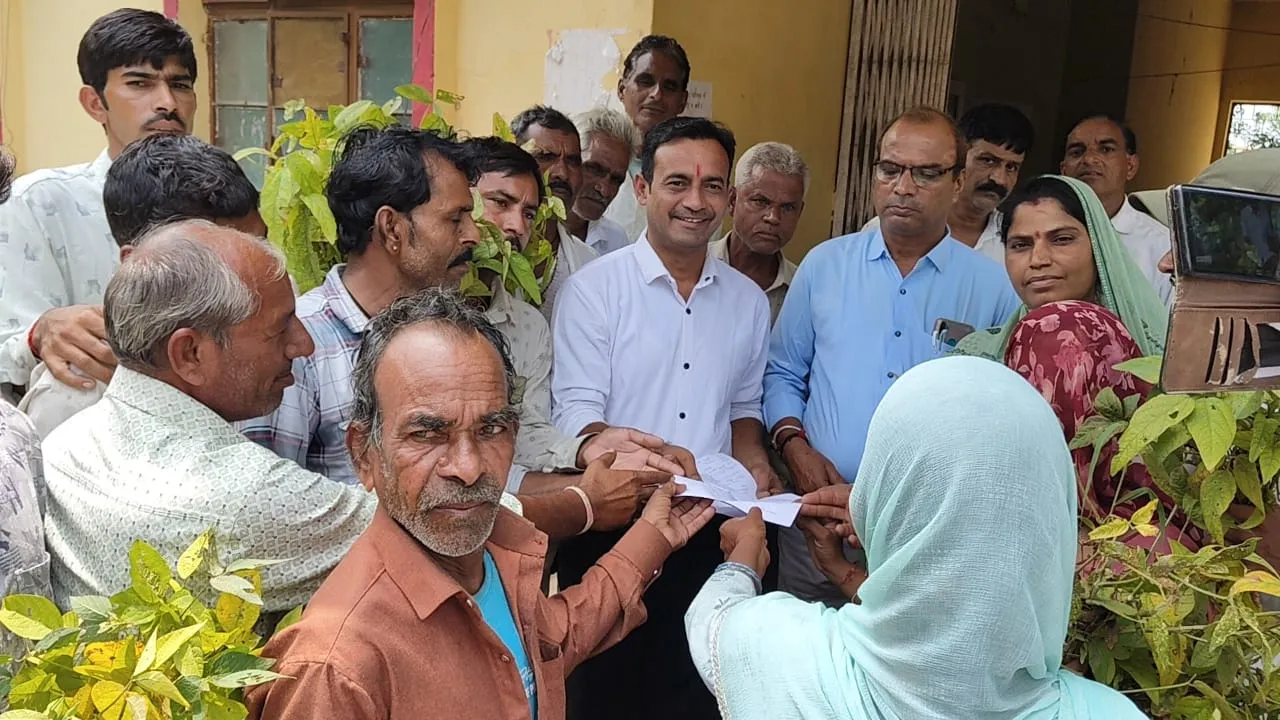 सोयाबीन फसल नुकसान को लेकर किसानों का प्रदर्शन: नुकसान एवं फसल बीमा मुआवजे को लेकर सोपा ज्ञापन