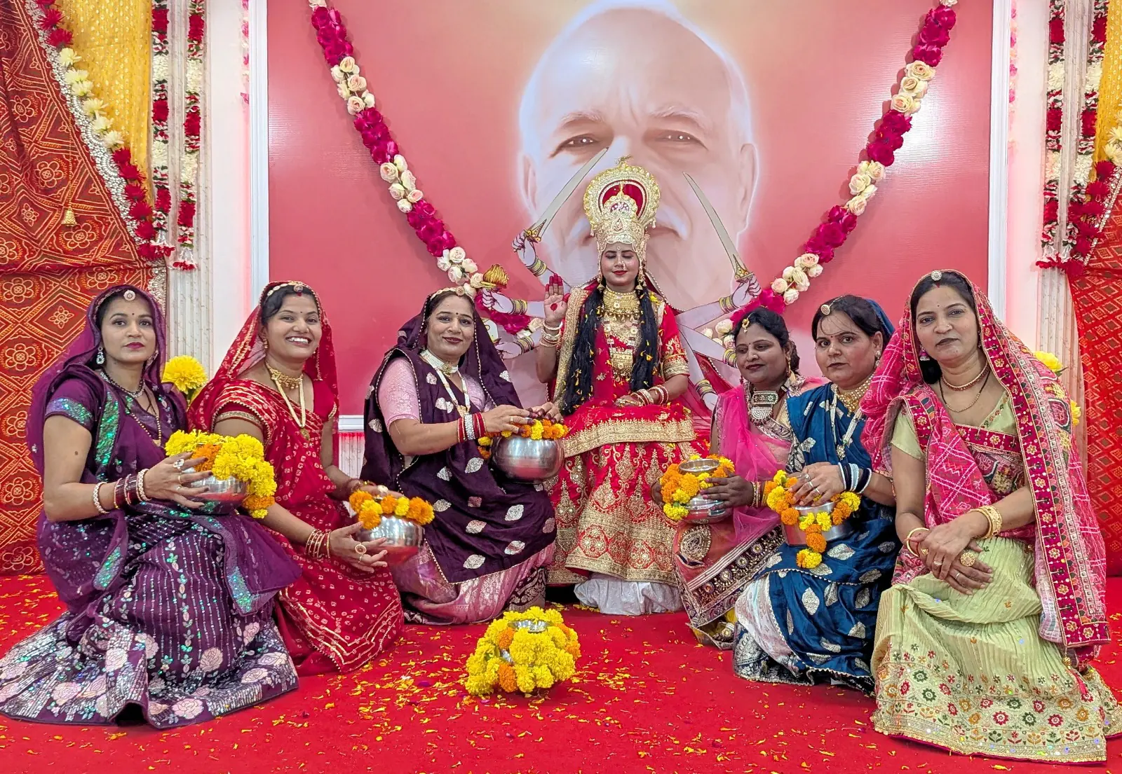 नवदुर्गा स्वरूपा ब्रह्माकुमारी तपस्वी बहनों को सम्मानित किया गया..