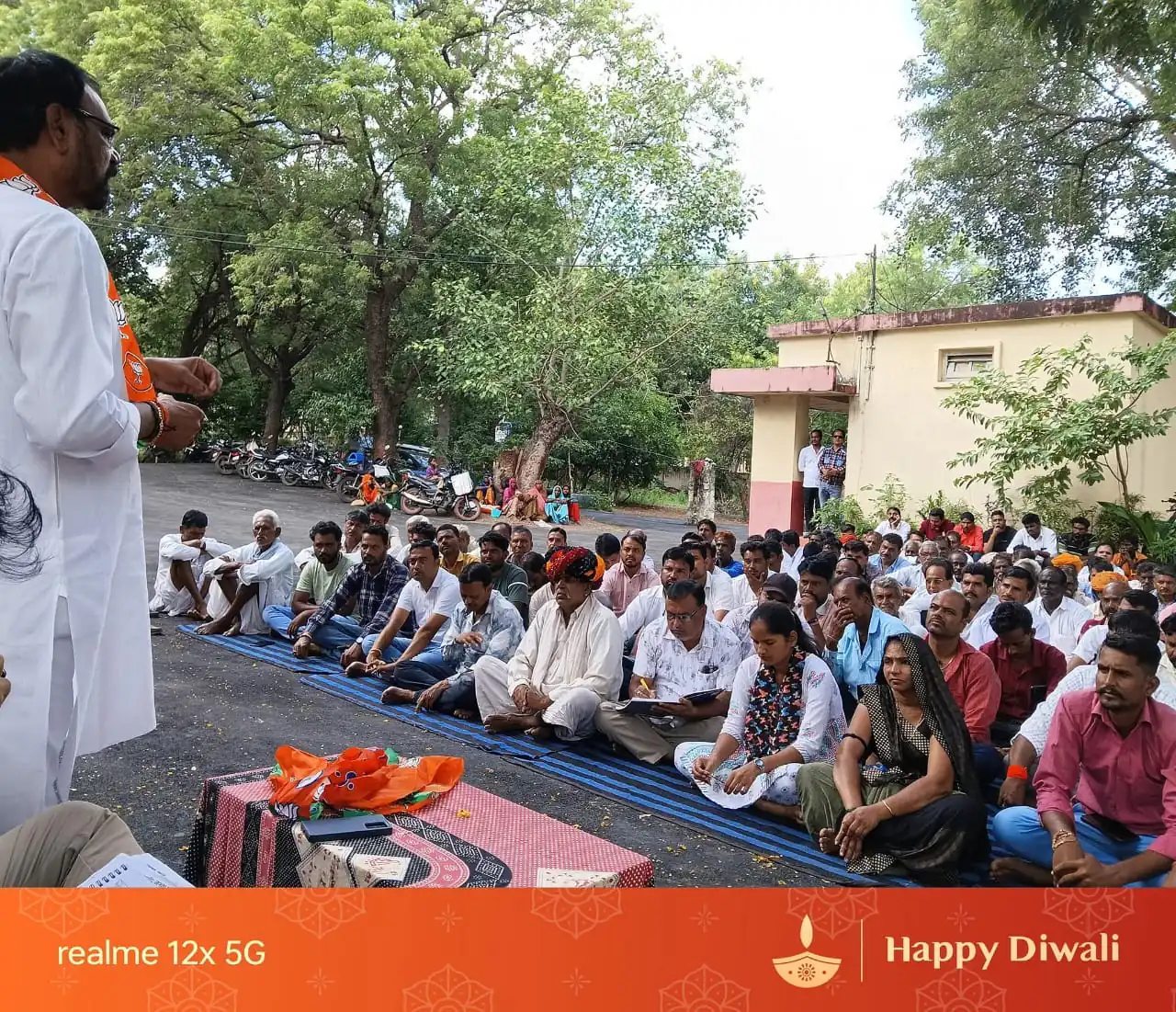 आत्मनिर्भर भारत पर भाजपा की कार्यशाला: भाजपा कार्यकर्ताओं और ग्रामीणों ने स्वदेशी अपनाने का संकल्प लिया