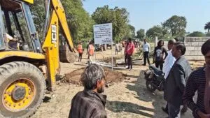 जिला प्रशासन एवं न.पा. की टीम ने नीमच शहर में की बड़ी कार्यवाही लगभग 25 करोड़ मूल्‍य की खेत नम्‍बर 5 व 32 की जमीन को कराया अतिक्रमण मुक्‍त