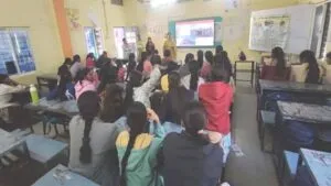 कॉलेज चलो अभियान के तहत शासकीय महाविद्यालय जीरन की टीम ने किया विभिन्न स्कूलों का भ्रमण विद्यार्थियों को किया उच्च शिक्षा प्राप्त करने के लिए प्रेरित