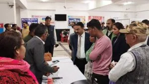 जिले में लोक अदालत की 18 खंडपीठों के माध्यम से 375 न्यायालय में लंबित एवं 1075 प्रीलिटिगेशन प्रकरणों का निराकरण हुआ