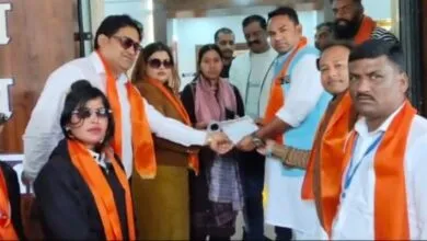 news ka title likhna hai