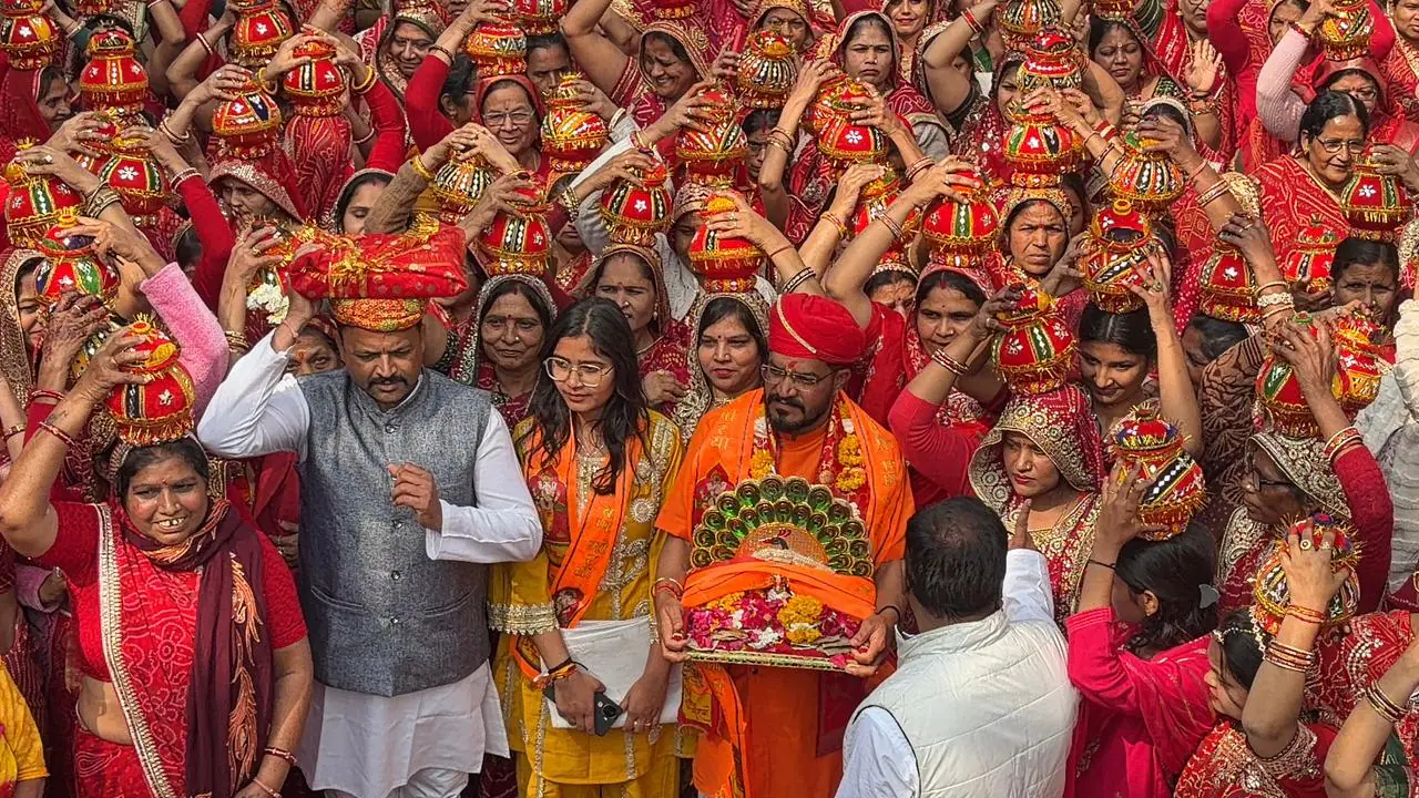 राम प्राण प्रतिष्ठा द्वितीय वर्ष महोत्सव में नानी बाई के मायरे की एतिहासिक कलश यात्रा में उमड़े हजारों श्रद्धालु भक्त, 450 मातृशक्ति ने मंगल कलश सिरोधार्य किया,