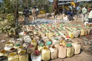 आबकारी विभाग नीमच द्वारा लाखों की जप्तशुदा शराब का नष्टीकरण किया गया*