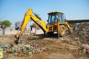 आबकारी विभाग नीमच द्वारा लाखों की जप्तशुदा शराब का नष्टीकरण किया गया*