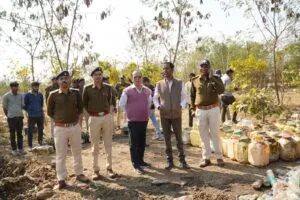आबकारी विभाग नीमच द्वारा लाखों की जप्तशुदा शराब का नष्टीकरण किया गया*