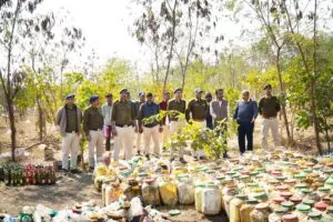 आबकारी विभाग नीमच द्वारा लाखों की जप्तशुदा शराब का नष्टीकरण किया गया*