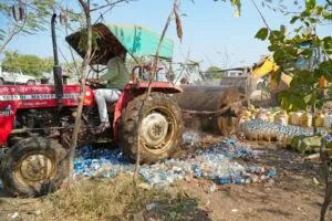 आबकारी विभाग नीमच द्वारा लाखों की जप्तशुदा शराब का नष्टीकरण किया गया*