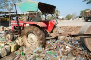 आबकारी विभाग नीमच द्वारा लाखों की जप्तशुदा शराब का नष्टीकरण किया गया*