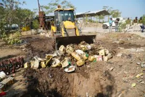 आबकारी विभाग नीमच द्वारा लाखों की जप्तशुदा शराब का नष्टीकरण किया गया*