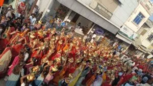 विराट हिंदू सम्मेलन से पूर्व नगर में निकली भव्य कलश यात्रा 2 विराट हिंदू सम्मेलन से पूर्व नगर में निकली भव्य कलश यात्रा