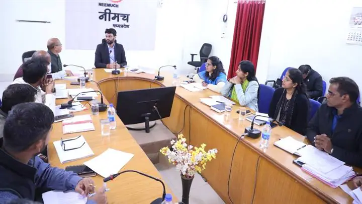 राजस्व विवादों के प्रकरणों में दोषी पक्षकारों के विरूद्ध प्रतिबंधात्मक कार्यवाही करें- श्री चंद्रा राजस्व अधिकारियों की समीक्षा बैठक में कलेक्टर ने दिए निर्देश राजस्व विवादों के प्रकरणों में दोषी पक्षकारों के विरूद्ध प्रतिबंधात्मक कार्यवाही करें- श्री चंद्रा राजस्व अधिकारियों की समीक्षा बैठक में कलेक्टर ने दिए निर्देश