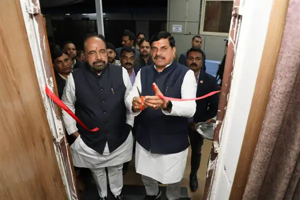 मुख्यमंत्री मोहन यादव ने गोपाल भार्गव के वैदिका फाउंडेशन विशेष कक्ष का किया उद्घाटन