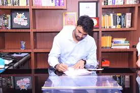 राष्ट्रीय बाल स्वास्थ्य कार्यक्रम: नीमच में 546 बच्चों को मिला निःशुल्क इलाज, कलेक्टर हिमांशु चन्द्रा की पहल, Compassionate Governance