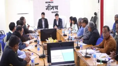 आयोग के रोल प्रेक्षक श्री बनोठ ने नीमच जिले में निर्वाचक नामावली के गहन पुनरीक्षण कार्य पर संतोष जताया रोल प्रेक्षक ने ली नीमच में ई.आर.ओ., ए.ई.आर.ओ. की बैठक मतदाता सूची के गहन पुनरीक्षण कार्य की समीक्षा की