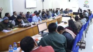 स्वास्थ्य संस्थाओं में दवाइयों की उपलब्धता अनिवार्य: कलेक्टर हिमांशु चंद्रा के सख्त निर्देश, सुरक्षित प्रसव पर विशेष जोर, 1