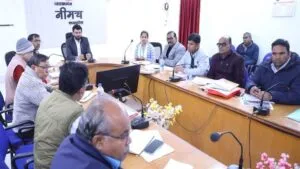 सभी विभाग किसानों की समृद्धि एवं आय बढ़ाने पर विशेष फोकस कर कार्य करें-श्री चंद्रा कलेक्‍टर ने ए.पी.सी.समूह की बैठक में की विभागीय समीक्षा