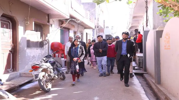 मनासा के रामनगर वार्ड में कलेक्टर हिमांशु चंद्रा का दौरा, बीमार बच्चों से मिलकर जानी पेयजल व स्वास्थ्य व्यवस्था, जनकल्याण, GBS Crisis -1