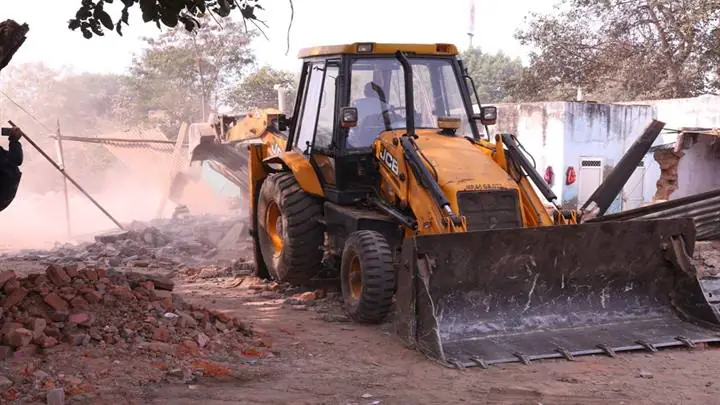 जिला प्रशासन द्वारा शासकीय जमीनों के संरक्षण की नीमच में बड़ी कार्यवाही लगभग 38 करोड़ के बाजार मूल्‍य की 4.9 हेक्‍टेयर जमीन को करवाया अतिक्रमण मुक्‍त