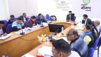 संकल्‍प से समाधान अभियान में घर-घर सर्वे में शेष शतप्रतिशत हितग्राहियों के प्रधानमंत्री जीवन ज्‍योति बीमा एवं जीवन सुरक्षा बीमा योजनाओं के फार्म भरवाए-श्री चंद्रा सभी स्‍वरोजगार योजनाओं में इस माह अंत तक शतप्रतिशत लक्ष्‍यअनुरूप प्रकरणों में स्‍वीकृति एवं ऋण वितरण करें-कलेक्‍टर