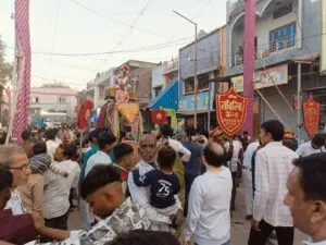 भूत भावन भूतेश्वर नाथ निकले शाही सवारी के साथ नगर भ्रमण पर* *विधि विधान से सम्पन्न हुआ शिव पार्वती का विवाह* *शाही सवारी मे भक्तों का उमड़ा जबरदस्त सैलाब*