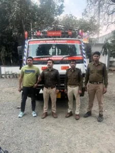 चौकी भैसोदामंडी थाना भानपुरा द्वारा अवैध शराब परिवहन पर कार्यवाही करते हुए दो अंतरर्राज्यि शराब तस्करो को टाटा आयशर ट्रक के त्रिपाल में स्कीम बनाकर 120 पेटी बल्क मात्रा में अवैध शराब ले जाते दबोचा