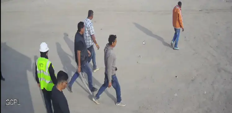 सकराना में असामाजिक तत्वों की बढ़ती दबंगई, सीसीटीवी में कैद हुई गोल्ड क्रेस्ट सीमेंट संयंत्र में कर्मचारियों के साथ मारपीट और रंगदारी, कैंट पुलिस ने की एफआईआर, देंखे पूरी घटना सकराना में असामाजिक तत्वों की बढ़ती दबंगई, सीसीटीवी में कैद हुई गोल्ड क्रेस्ट सीमेंट संयंत्र में कर्मचारियों के साथ मारपीट और रंगदारी, कैंट पुलिस ने की एफआईआर, देंखे पूरी घटना