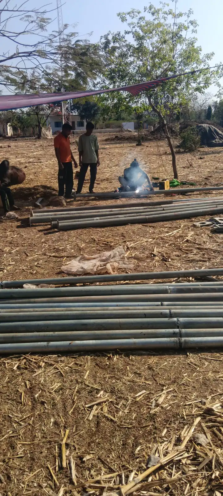 स्वतंत्रता संग्राम सेनानी श्री बैरागी जी की स्मृति में “नंदी सदन” हेतु गौशाला को पाइप दान किये।