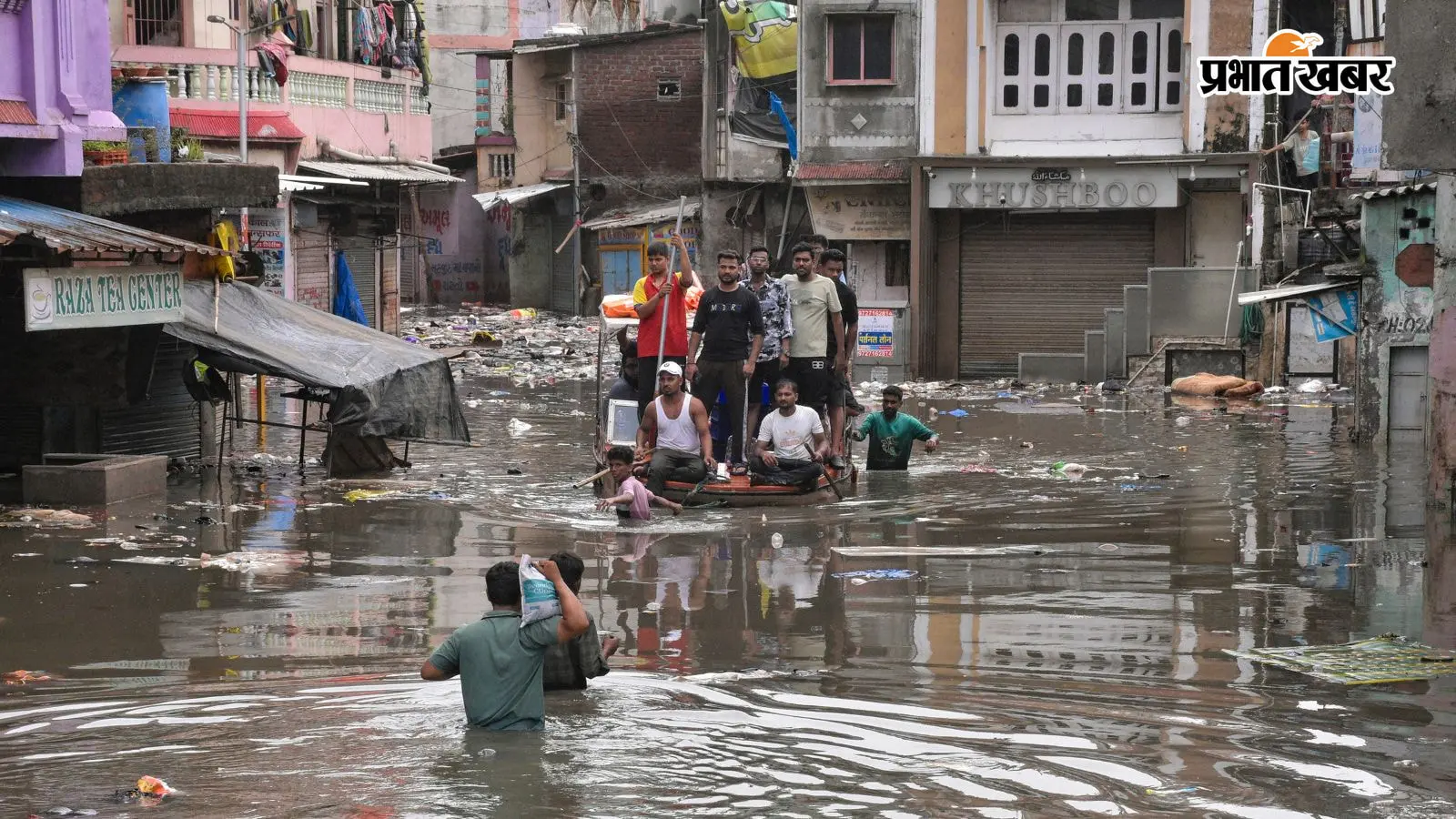 मानसून का कहर: दिल्ली-NCR समेत कई राज्यों में तबाही, उत्तर प्रदेश में 'रेड अलर्ट', 10 से अधिक की मौत