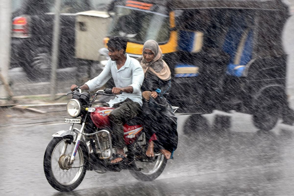 राजस्थान में आंधी-तूफान के साथ तेज बारिश, देखें अगले 3-4 दिन कैसा रहेगा मौसम?